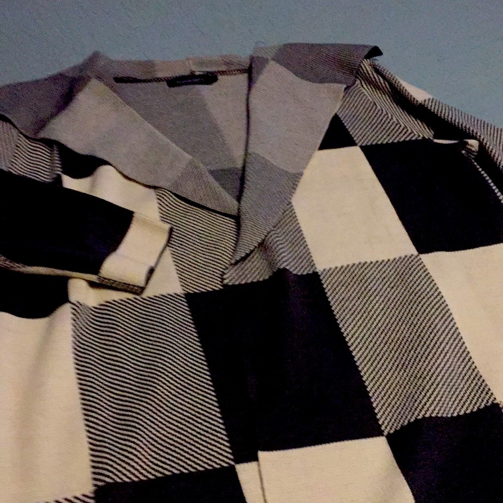 Gray buffalo check cardigan